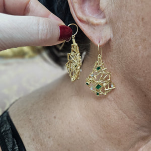 Vintage Emeralds and Diamonds 18K Yellow Gold Platinum Handmade Earrings