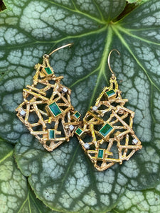 Vintage Emeralds and Diamonds 18K Yellow Gold Platinum Handmade Earrings