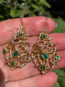 Vintage Emeralds and Diamonds 18K Yellow Gold Platinum Handmade Earrings