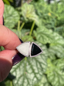 ANTIQUE VINTAGE ART DECO BLACK and WHITE ONYX RING in PLATINUM