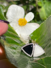 Load image into Gallery viewer, ANTIQUE VINTAGE ART DECO BLACK and WHITE ONYX RING in PLATINUM