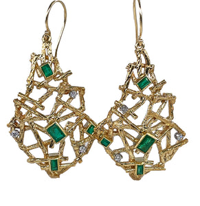 Vintage Emeralds and Diamonds 18K Yellow Gold Platinum Handmade Earrings