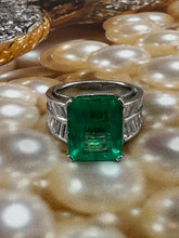 Load image into Gallery viewer, AGL Colombian Green 13.03ctw Emerald &amp; Diamond 18K White Vintage Cocktail Ring