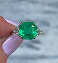 Load image into Gallery viewer, Van Cleef &amp; Arpels Vintage GIA 5.28ct Colombian Emerald &amp; Diamond Platinum Ring