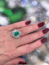 Load image into Gallery viewer, Vintage AGL 5.75cts Insignificant Colombian Green Emerald Diamond 14KW Gold Ring