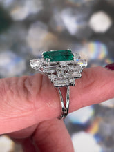 Load image into Gallery viewer, Vintage AGL 5.75cts Insignificant Colombian Green Emerald Diamond 14KW Gold Ring