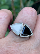 Load image into Gallery viewer, ANTIQUE VINTAGE ART DECO BLACK and WHITE ONYX RING in PLATINUM