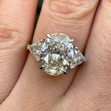 Load image into Gallery viewer, GIA 5.01ct Estate Vintage Oval Diamond 3 Stone Engagement Wedding Platinum/18k Yellow Gold Ring