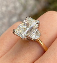 Load image into Gallery viewer, GIA 5.79ct Estate Vintage Radiant Diamond Three-stone Engagement Wedding Ring Plat/18k YG