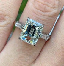 Load image into Gallery viewer, GIA 4.50ct Estate Vintage Emerald cut Diamond Engagement Wedding Platinum Ring