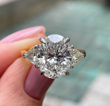 Load image into Gallery viewer, GIA Shy 5ct Estate Vintage Oval Diamond Engagement Wedding 18k YG Platinum Ring