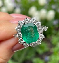 Load image into Gallery viewer, GIA 6.0ct Vintage Colombian Green Emerald Diamond Cluster Engagement Wedding 18k White Gold Ring