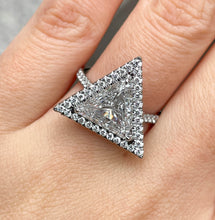 Load image into Gallery viewer, GIA 4.01ct Estate Vintage Trillion Diamond Halo Engagement Wedding Platinum Ring