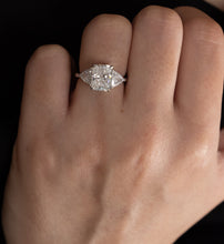 Load image into Gallery viewer, GIA 4.01CT Estate Vintage Radiant Diamond 3 Stone Engagement Wedding Platinum Ring