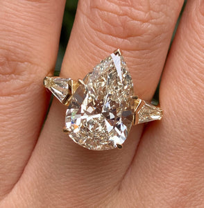 GIA 5.76ct Estate Vintage Pear Diamond Three-stone Engagement Wedding ring 18k Yellow Gold