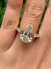 Load image into Gallery viewer, GIA 5.76ct Estate Vintage Pear Diamond Three-stone Engagement Wedding ring 18k Yellow Gold